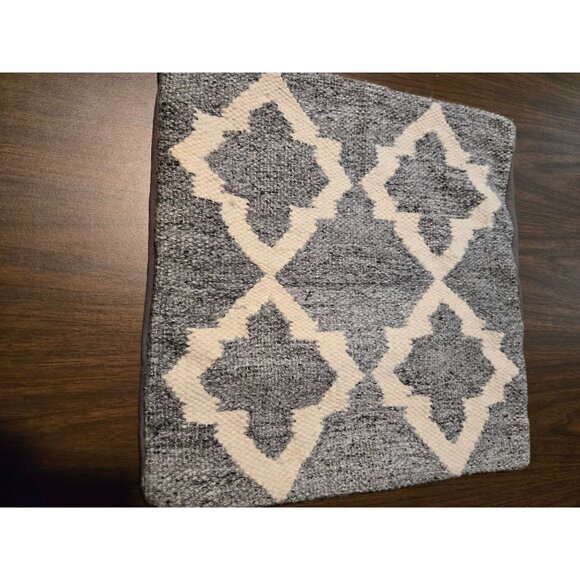 Set Of 2 Decorative Pillow Covers 18"x18" Merchant 41 Gray & White Rayon/Wool/Co - Picture 2 of 9